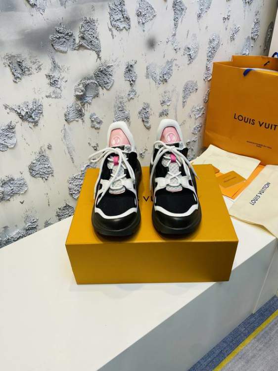 Picture of Louis Vuitton Shoes _SKULVsz35-405cmmnf052517760